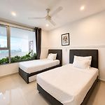 Beachfront Jacuzzi Pool Sauna Gym