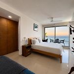 Beachfront Jacuzzi Pool Sauna Gym
